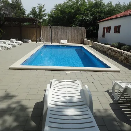 Apartment L&r Vir